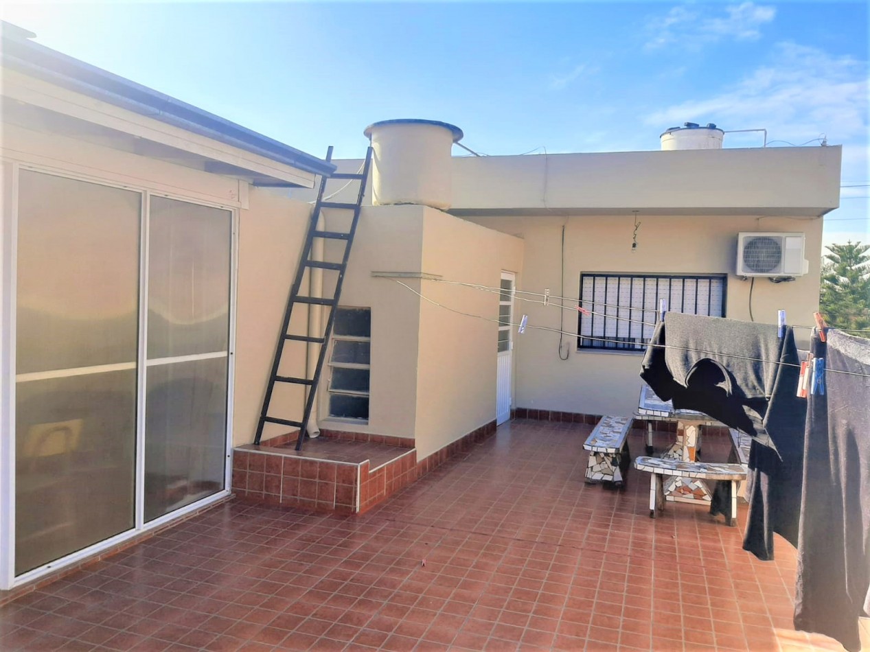 CASA, MAS DOS LOCALES MAS, LOTE, EN VILLA LUZURIAGA