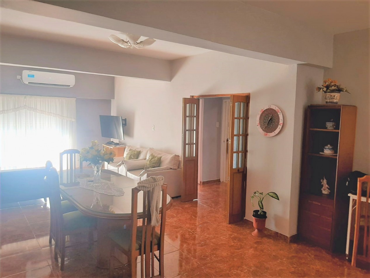 CASA, MAS DOS LOCALES MAS, LOTE, EN VILLA LUZURIAGA