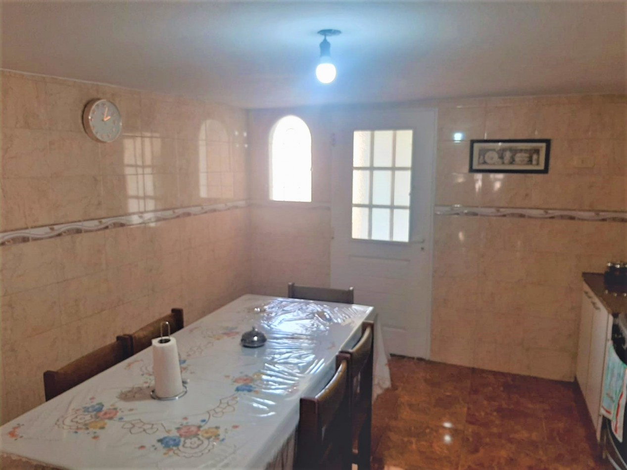 CASA, MAS DOS LOCALES MAS, LOTE, EN VILLA LUZURIAGA