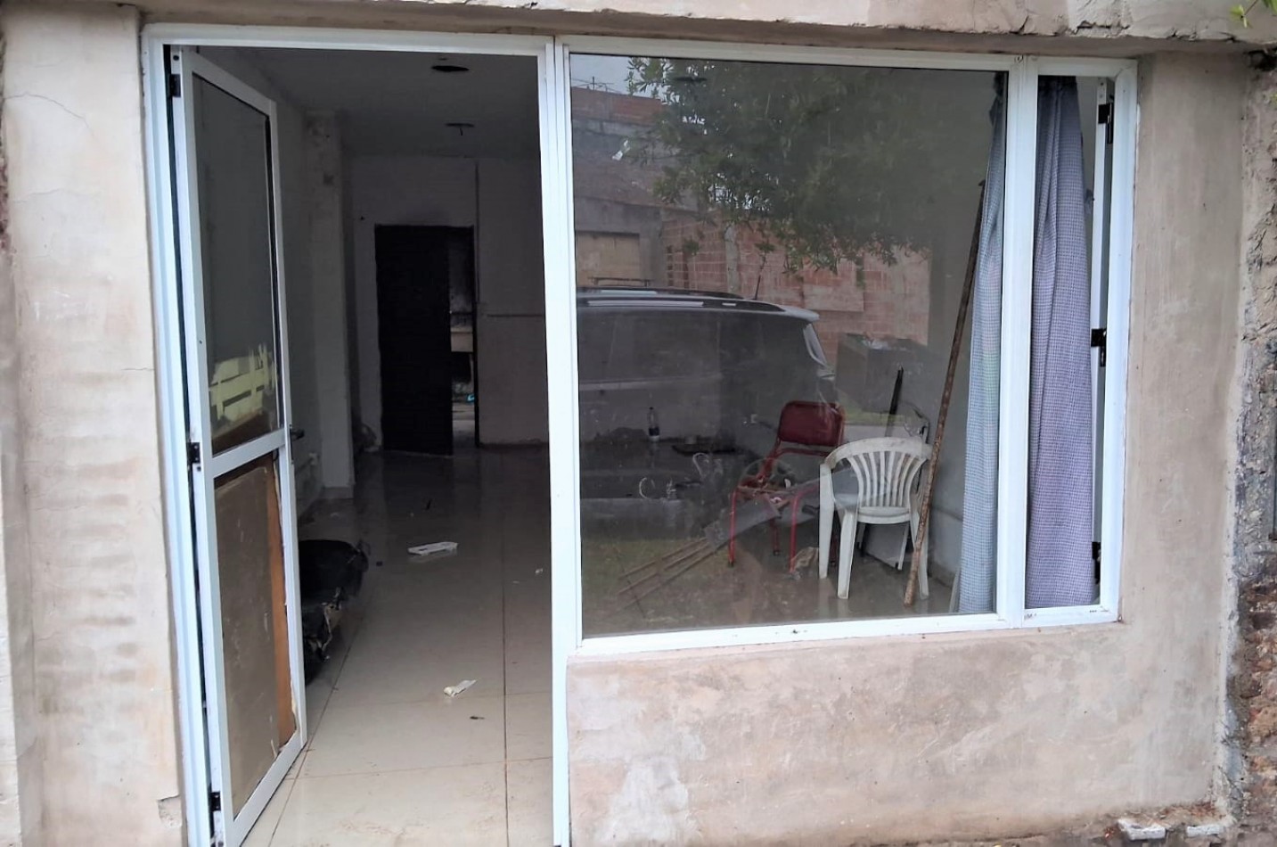 CASA a REFACCIONAR, EN MORON, SOBRE LOTE PROPIO, PERMUTA!