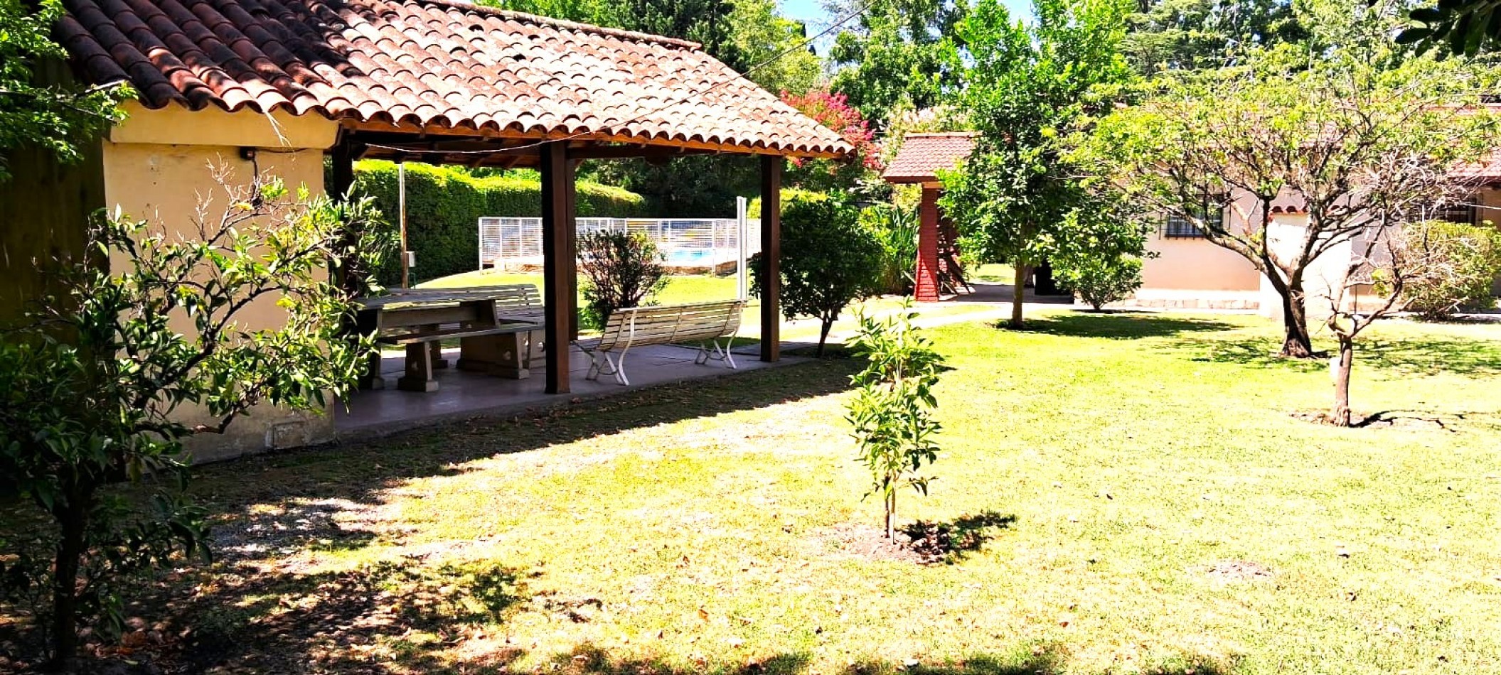 CASAQUINTA EN VENTA 2055M2.- FCO. ALVAREZ, SON TRES LOTES JUNTOS, DOS SON ADYASENTES Y UNO EN MARTILLO CON DOBLE ENTRADA