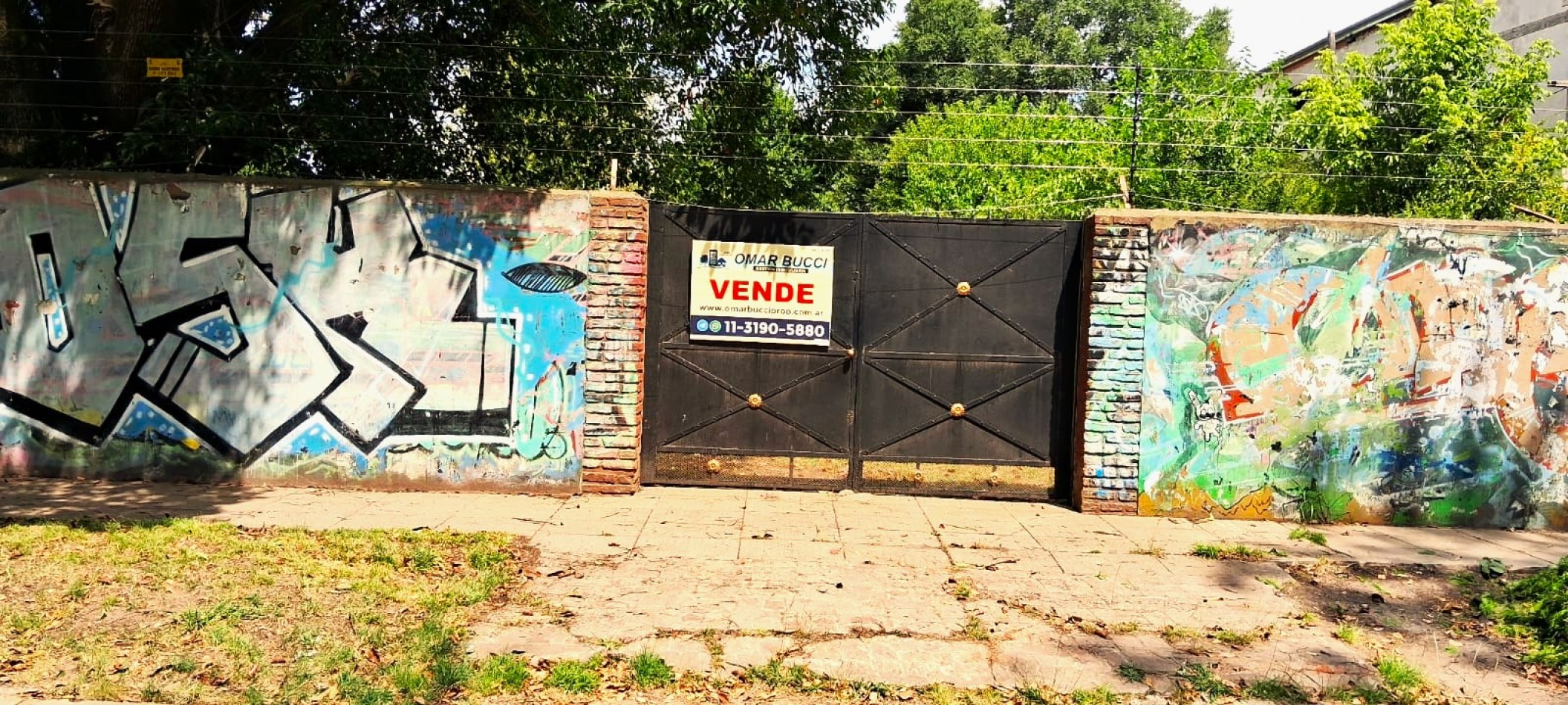 CASAQUINTA EN VENTA 2055M2.- FCO. ALVAREZ, SON TRES LOTES JUNTOS, DOS SON ADYASENTES Y UNO EN MARTILLO CON DOBLE ENTRADA