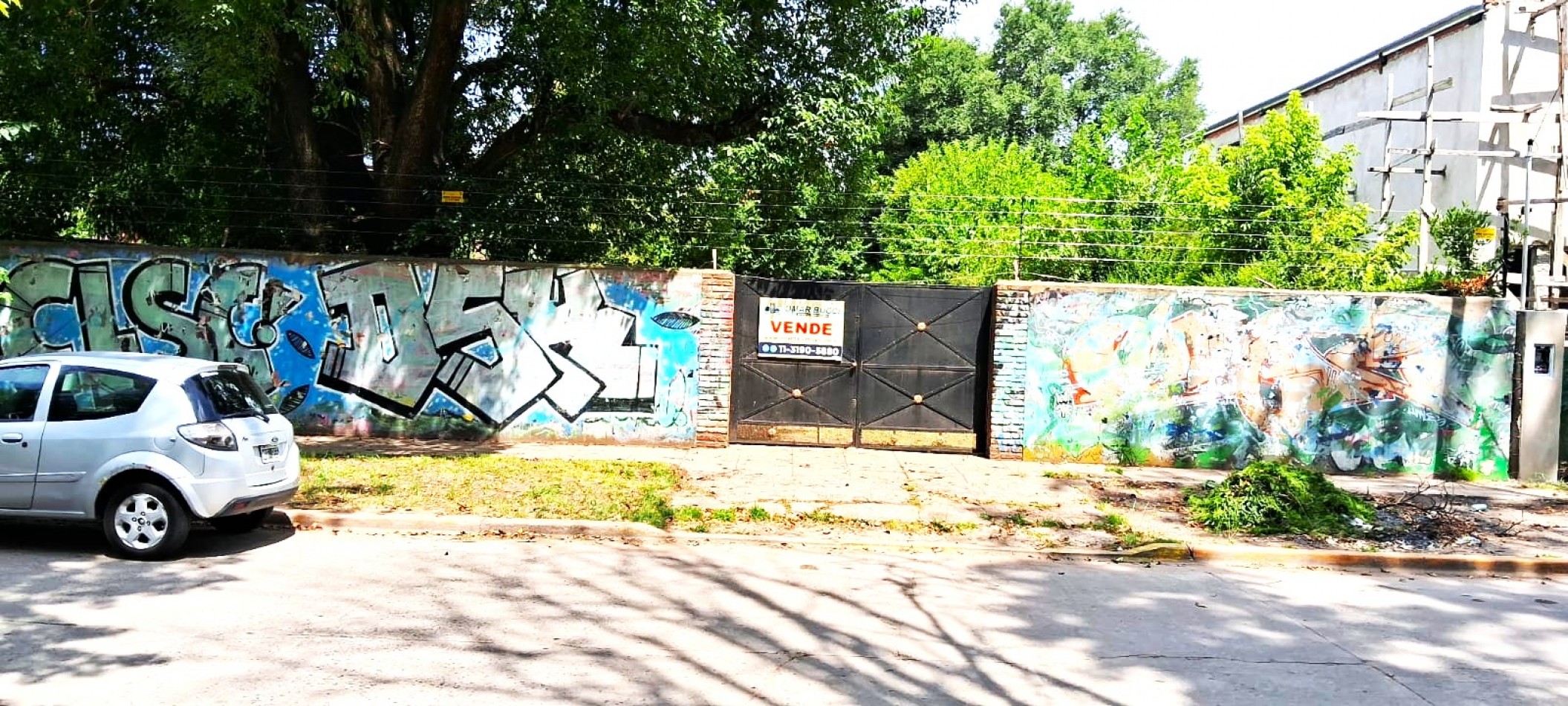 CASAQUINTA EN VENTA 2055M2.- FCO. ALVAREZ, SON TRES LOTES JUNTOS, DOS SON ADYASENTES Y UNO EN MARTILLO CON DOBLE ENTRADA