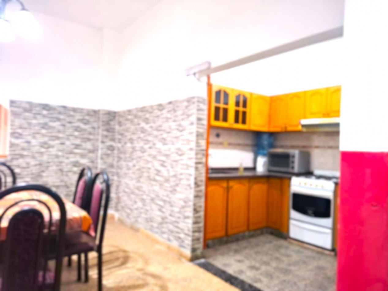 CASA DE 3 AMBIENTES, PUEDE TRANSFORMARSE EN 4 AMBIENTES, CON LOCAL Y GARAGE