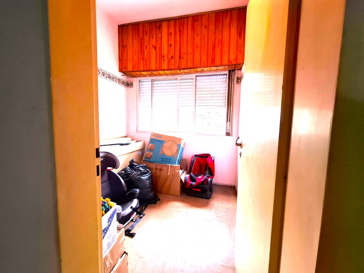 CASA DE 3 AMBIENTES, PUEDE TRANSFORMARSE EN 4 AMBIENTES, CON LOCAL Y GARAGE