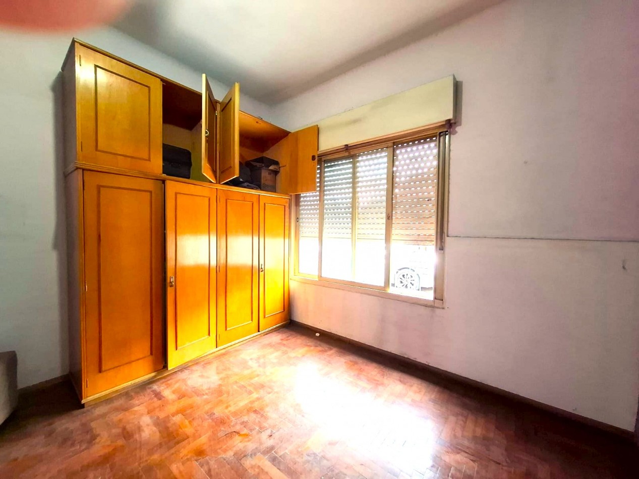 CASA DE 3 AMBIENTES, PUEDE TRANSFORMARSE EN 4 AMBIENTES, CON LOCAL Y GARAGE