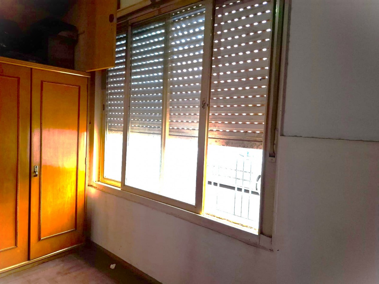 CASA DE 3 AMBIENTES, PUEDE TRANSFORMARSE EN 4 AMBIENTES, CON LOCAL Y GARAGE