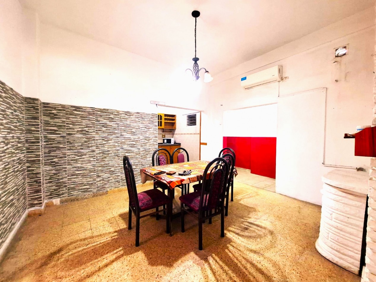 CASA DE 3 AMBIENTES, PUEDE TRANSFORMARSE EN 4 AMBIENTES, CON LOCAL Y GARAGE