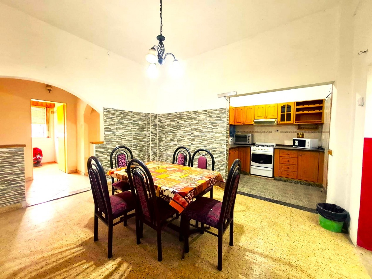 CASA DE 3 AMBIENTES, PUEDE TRANSFORMARSE EN 4 AMBIENTES, CON LOCAL Y GARAGE