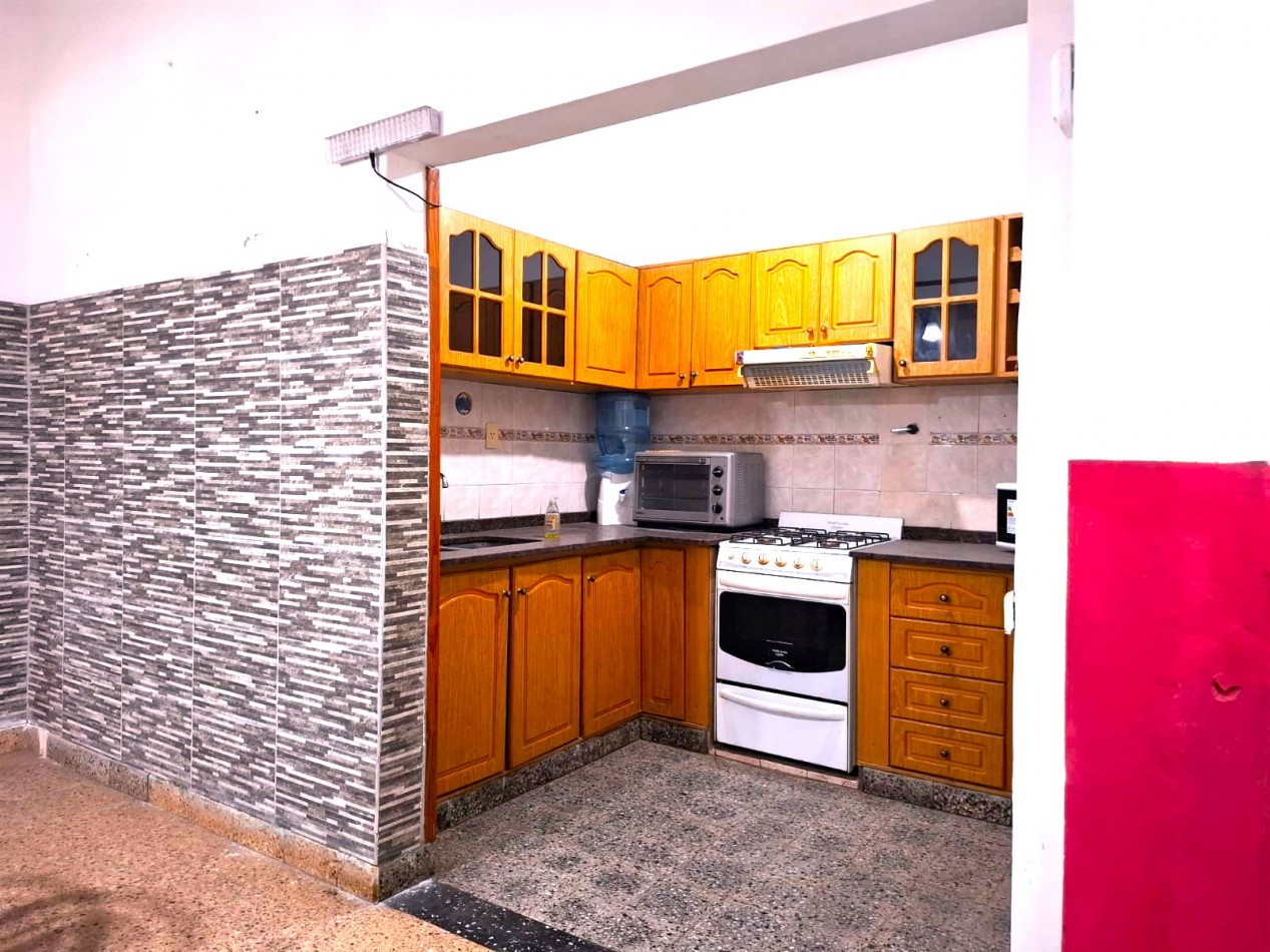 CASA DE 3 AMBIENTES, PUEDE TRANSFORMARSE EN 4 AMBIENTES, CON LOCAL Y GARAGE