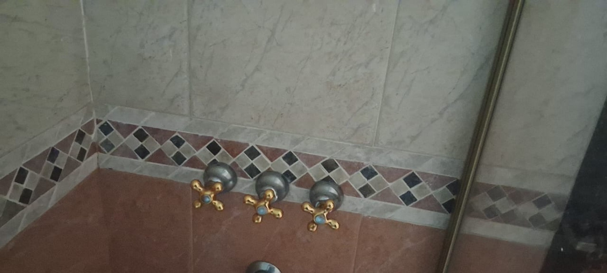 DEPARTAMENTO EN MORON CENTRO 3 AMBIENTES CON BAULERA