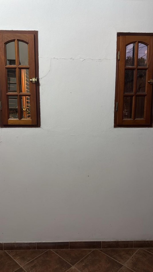 CASA TIPO CHALET EN VILLA LUZURIAGA RETASADA! PERMUTA!