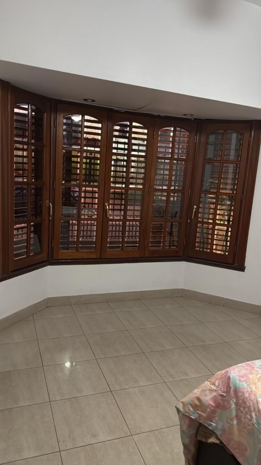 CASA TIPO CHALET EN VILLA LUZURIAGA RETASADA! PERMUTA!