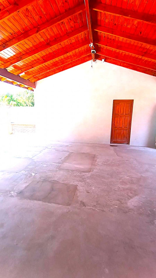 CASA QUINTA 4 AMBIENTES CON PISCINA EN LA REJA APTO CREDITO