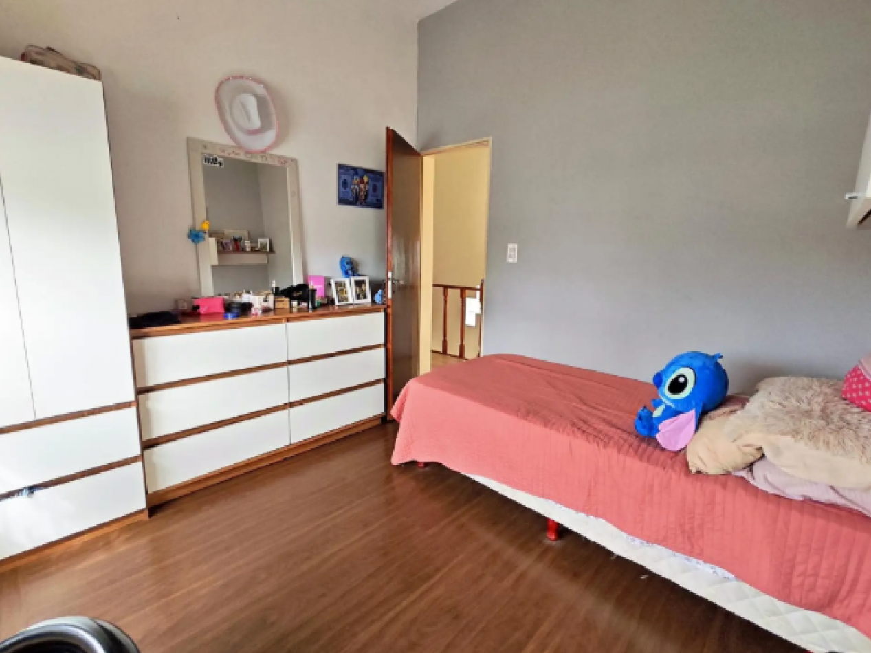 CASA EN VENTA EN PH DE 10 M DE FRENTE CON COCHERA PARA 3 AUTOS ACEPTA PERMUTA