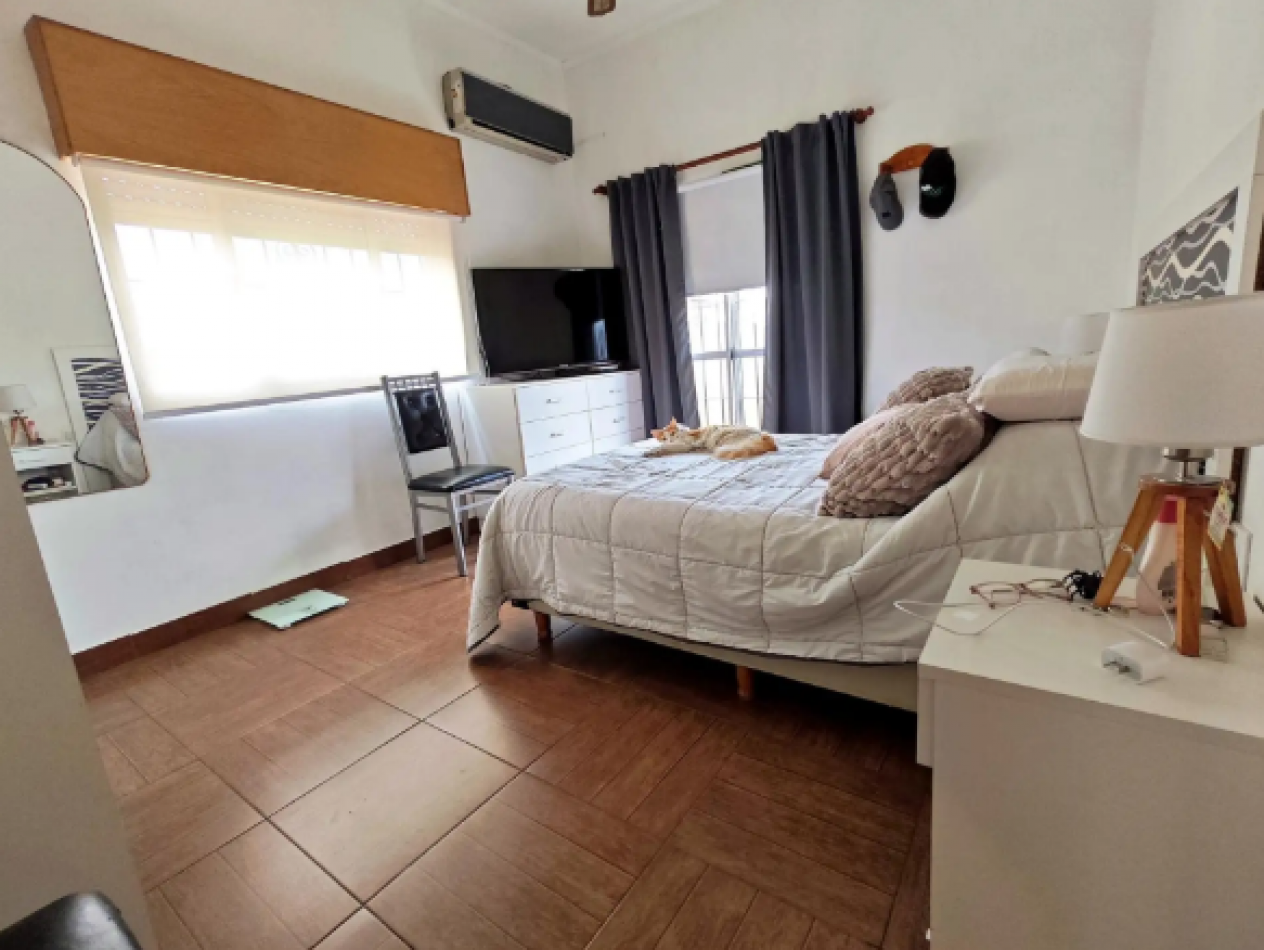 CASA EN VENTA EN PH DE 10 M DE FRENTE CON COCHERA PARA 3 AUTOS ACEPTA PERMUTA