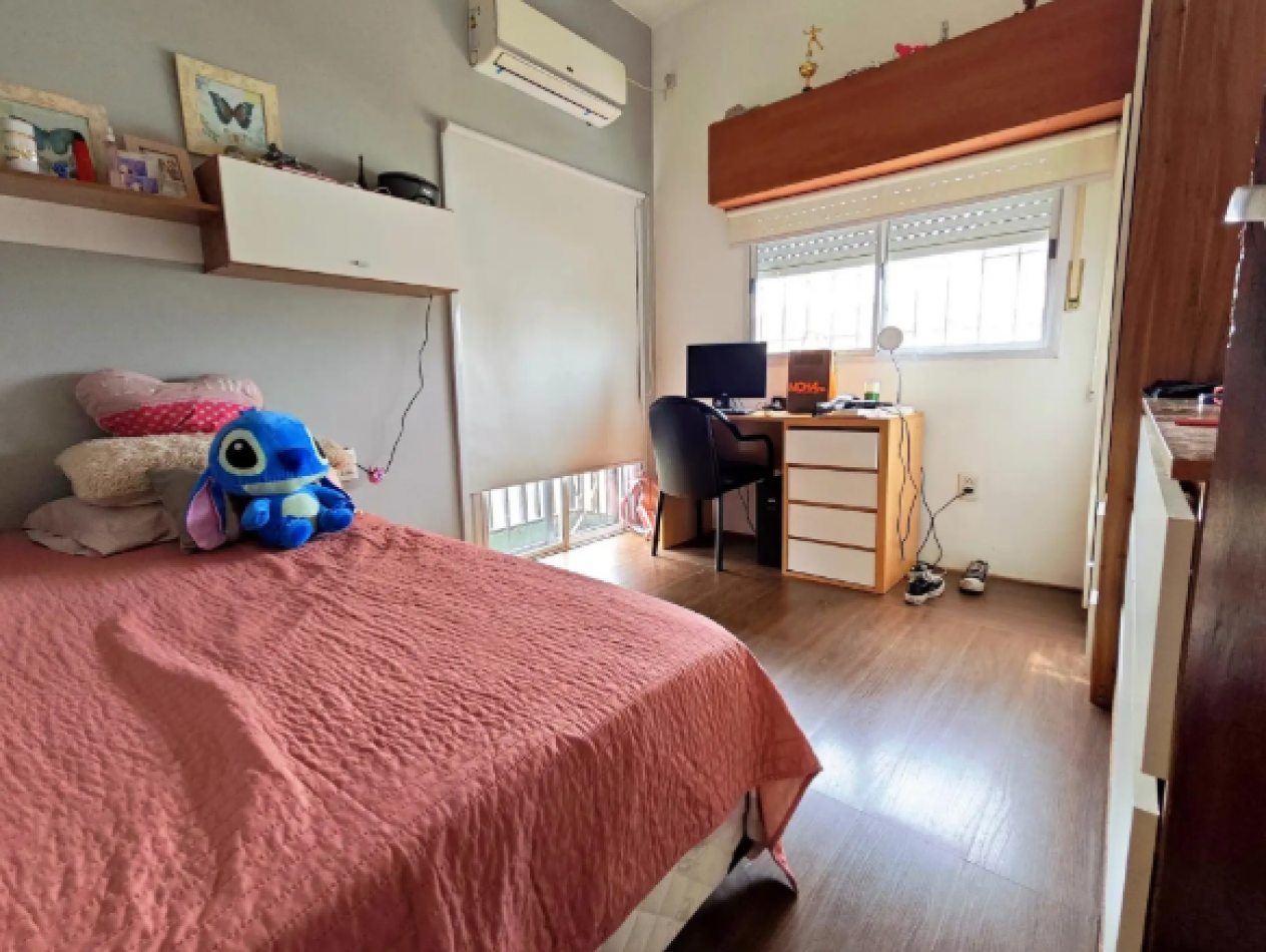 CASA EN VENTA EN PH DE 10 M DE FRENTE CON COCHERA PARA 3 AUTOS ACEPTA PERMUTA