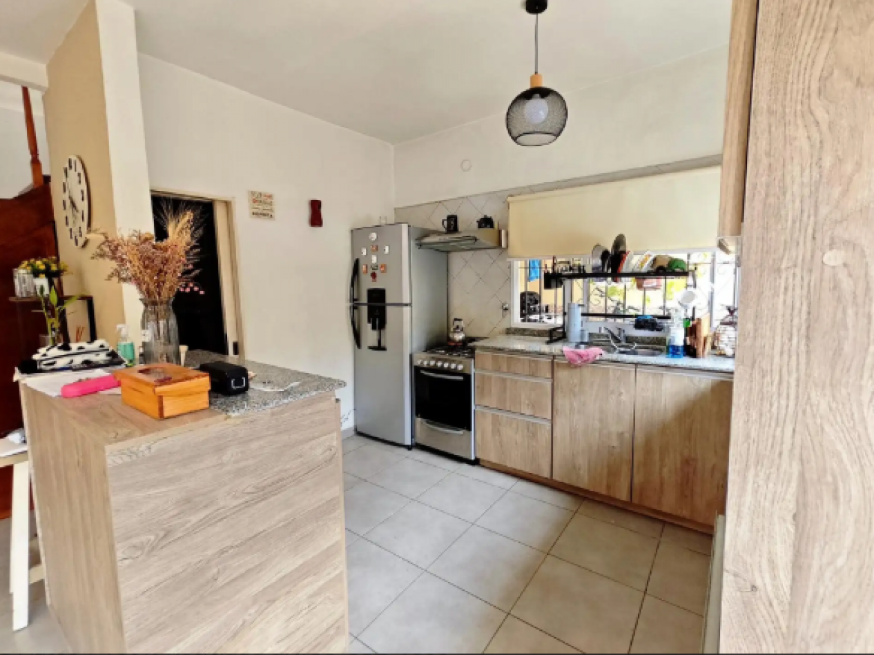 CASA EN VENTA EN PH DE 10 M DE FRENTE CON COCHERA PARA 3 AUTOS ACEPTA PERMUTA