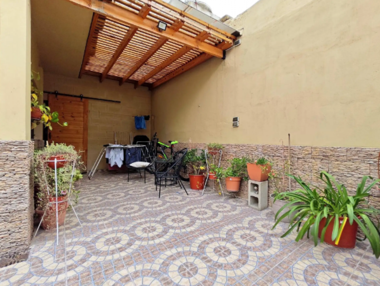 CASA EN VENTA EN PH DE 10 M DE FRENTE CON COCHERA PARA 3 AUTOS ACEPTA PERMUTA
