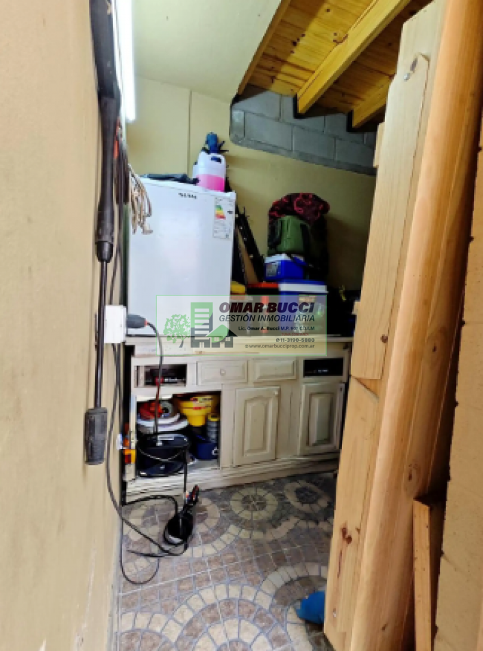 CASA EN VENTA EN PH DE 10 M DE FRENTE CON COCHERA PARA 3 AUTOS ACEPTA PERMUTA