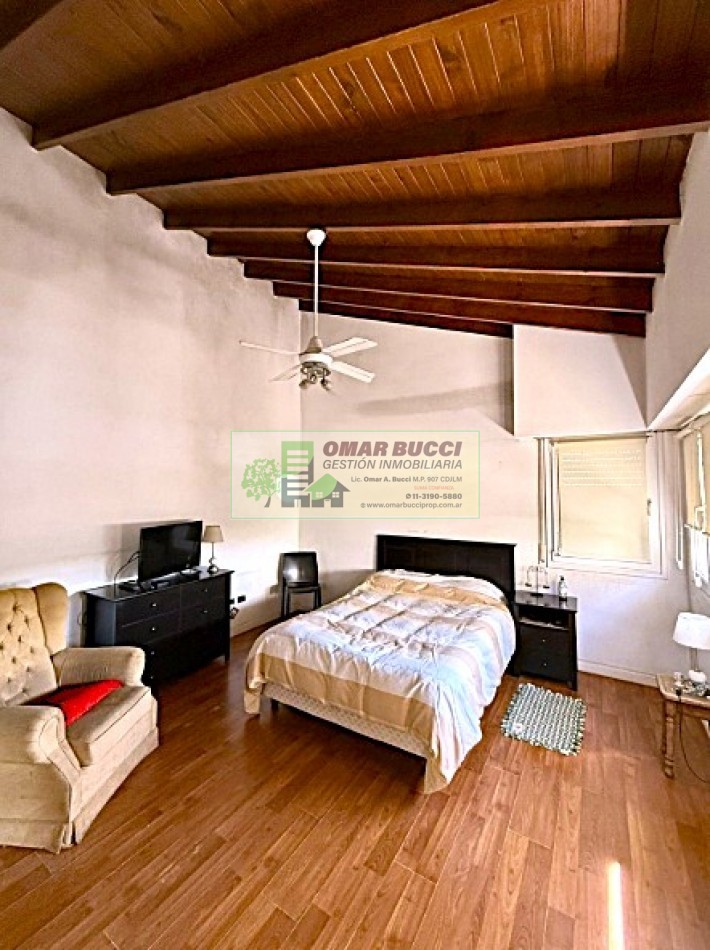 CASA 5 AMBIENTES CON COCHERA EN HAEDO, EXCELENTE ZONA!