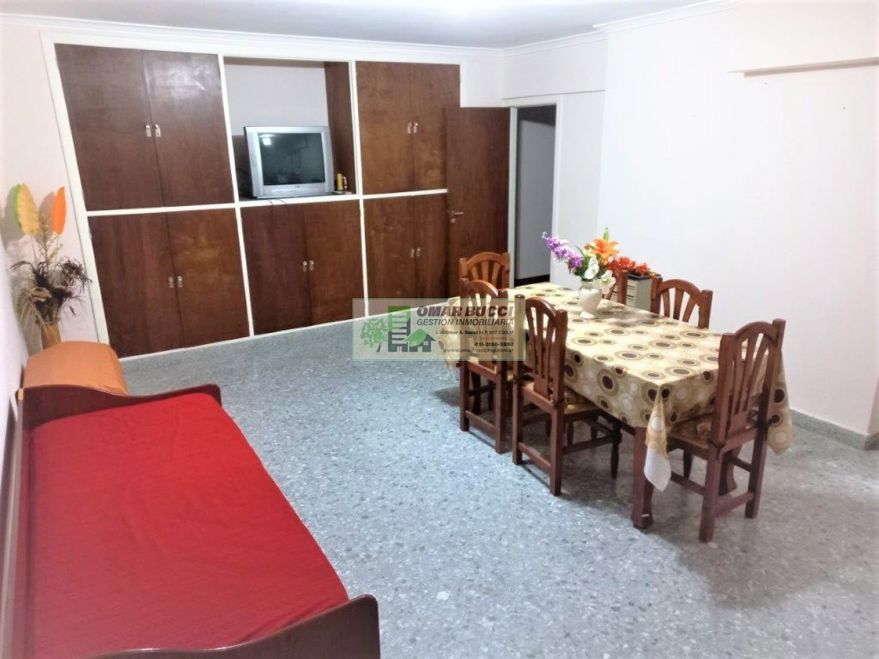 DEPARTAMENTO MUY ACOGEDOR DE DOS AMBIENTES AMPLIOS, EN INMEJORABLE UBICACION, EN LA CIUDAD DE NECOCHEA