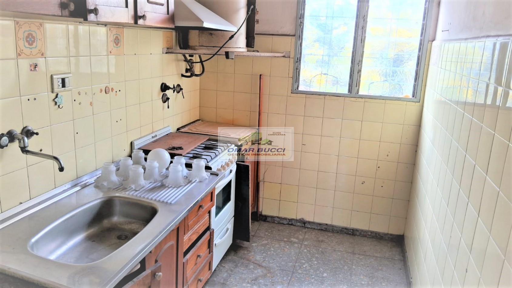 CASA CON LOCAL, 1 PH Y 2 COCHERAS EN VENTA EN LA TABLADA  RETAZADA