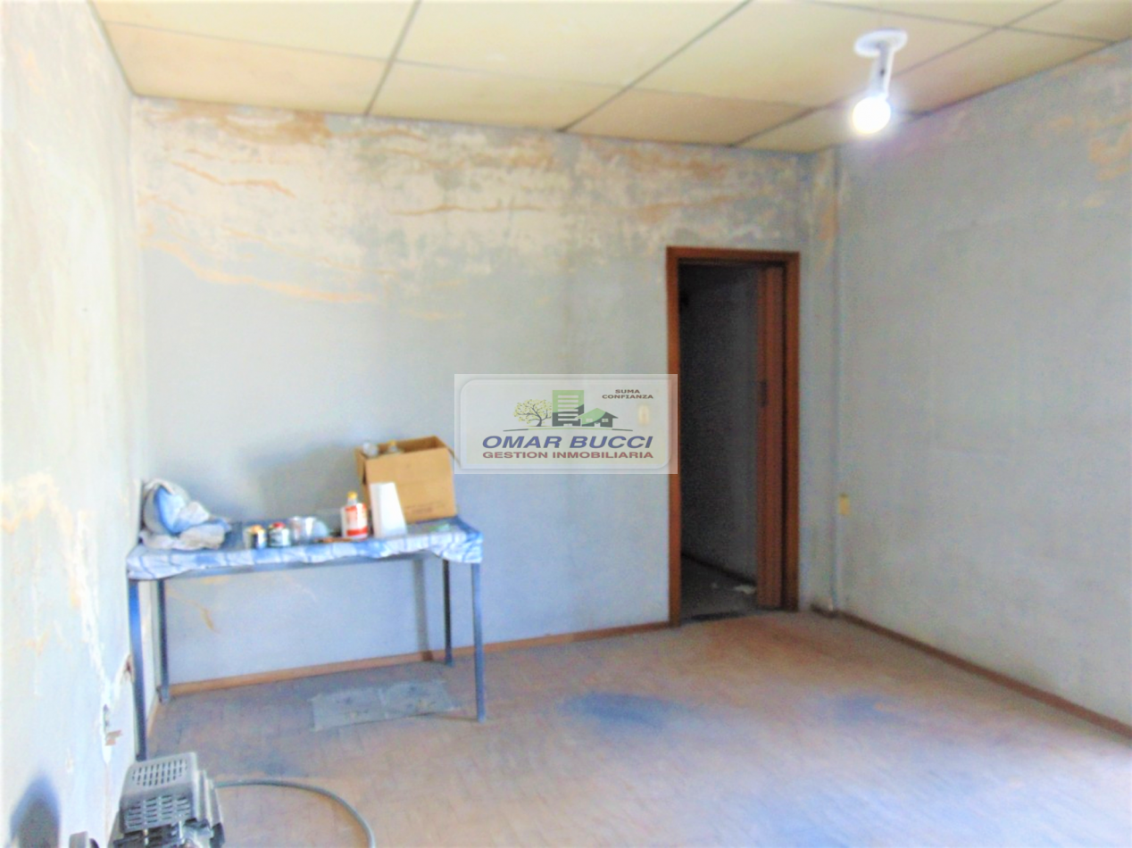 CASA EN PH 3 AMBIENTES AL FRENTE EN CASTELAR RETESADO!!!