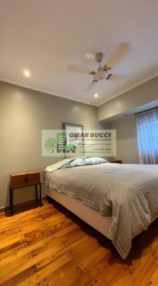 Casa de 7 ambientes con cochera para dos autos, patio, pileta y quincho P/50 personas.