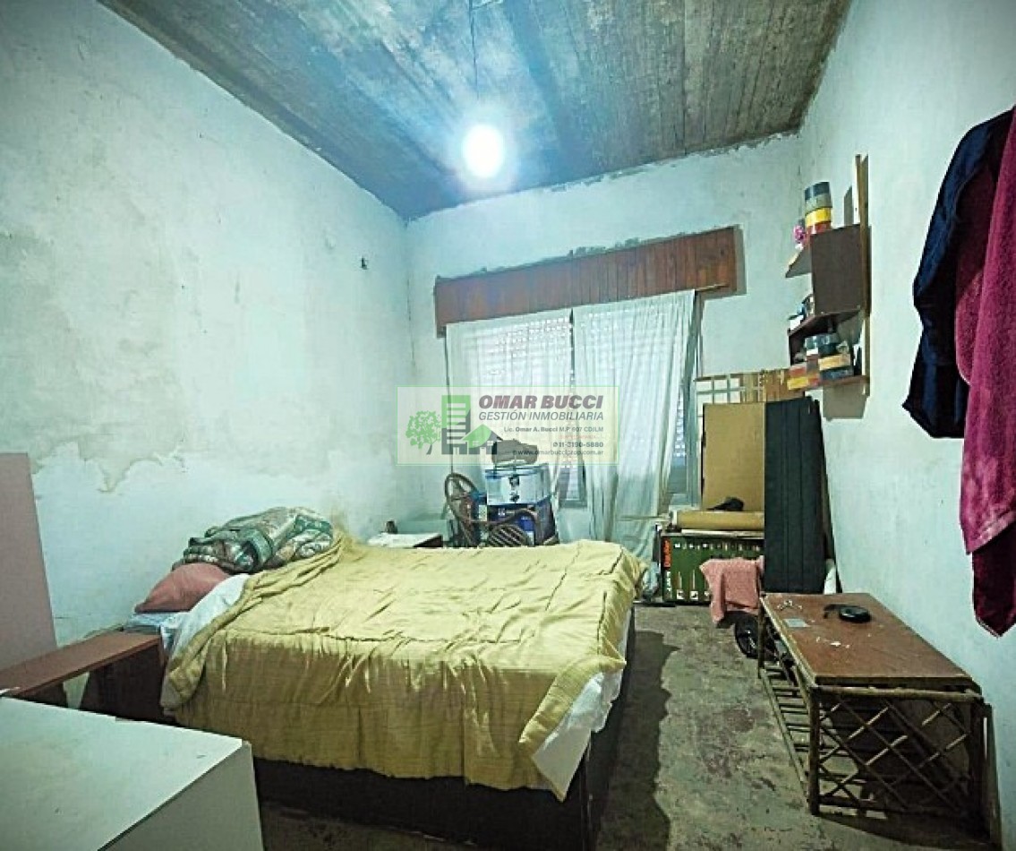 Casa con doble cochera y mucho potencial en Isidro Casanova