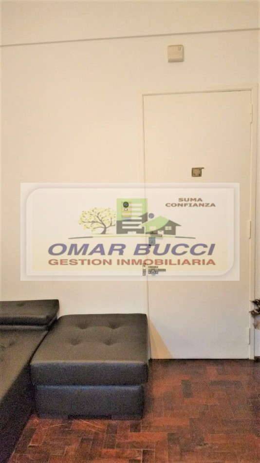 DEPARTAMENTO DE 2 AMBIENTES EN 1° PISO FRENTE A PLAZA SUSPENDIDA!