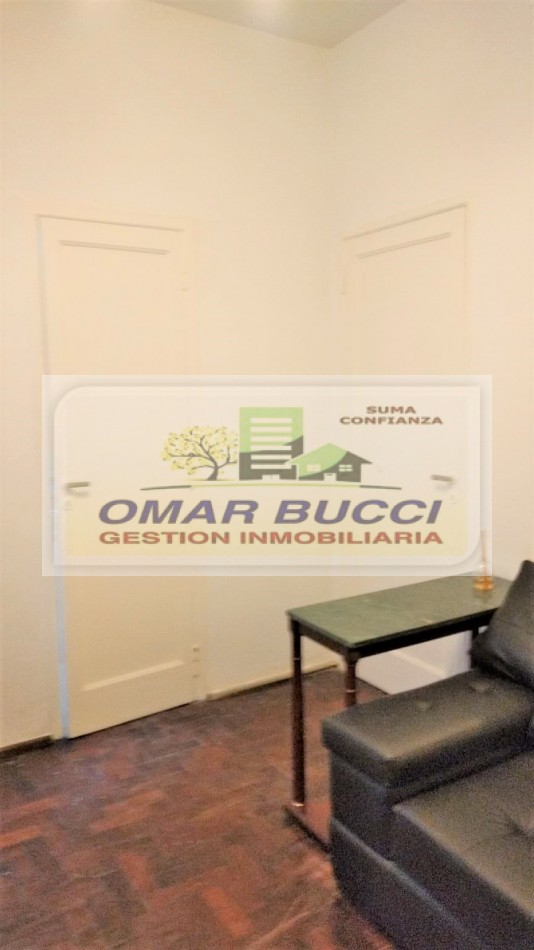 DEPARTAMENTO DE 2 AMBIENTES EN 1° PISO FRENTE A PLAZA SUSPENDIDA!