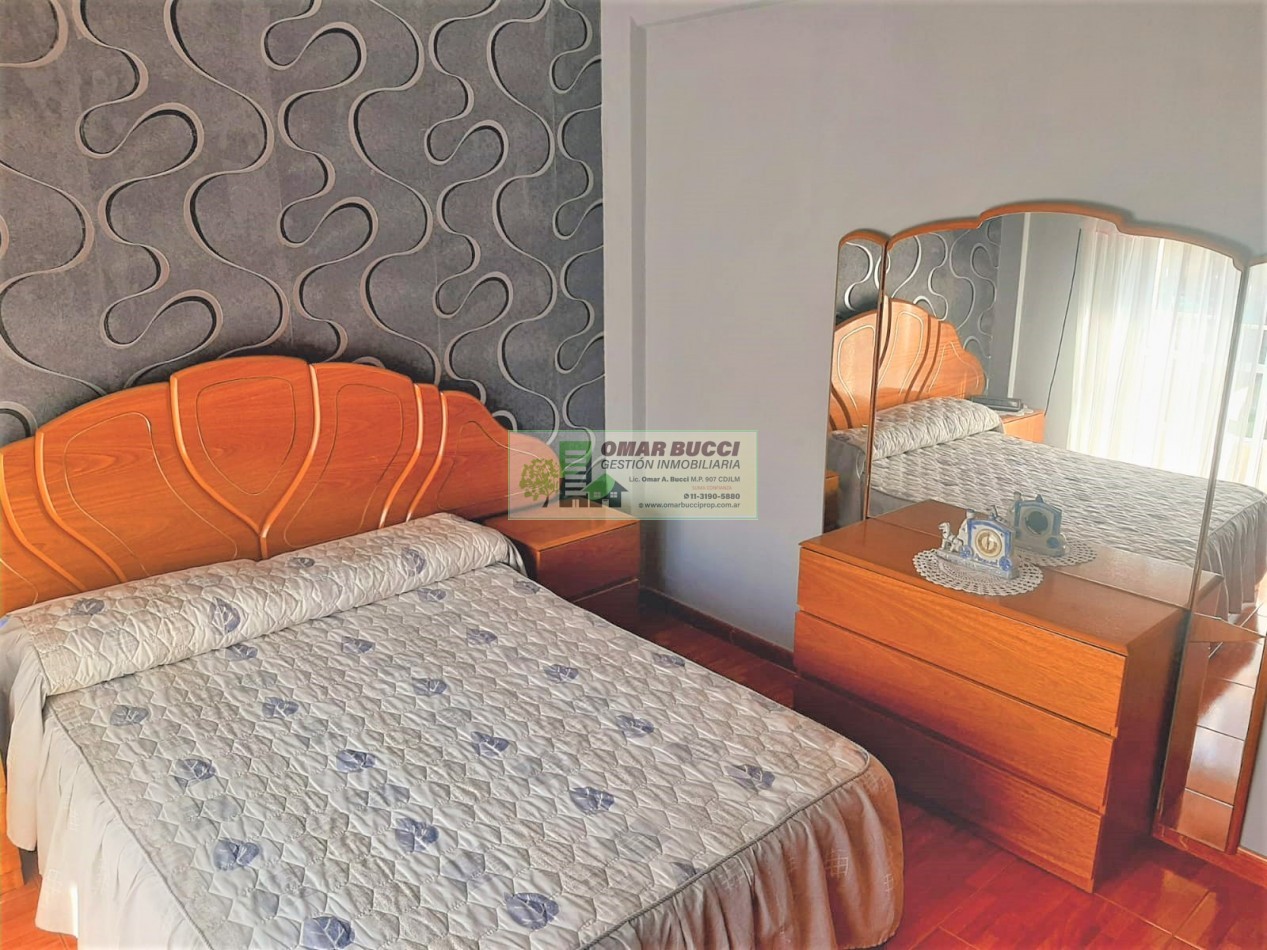 CASA de 4 AMBIENTES, MAS DOS LOCALES, MAS LOTE, EN VILLA LUZURIAGA