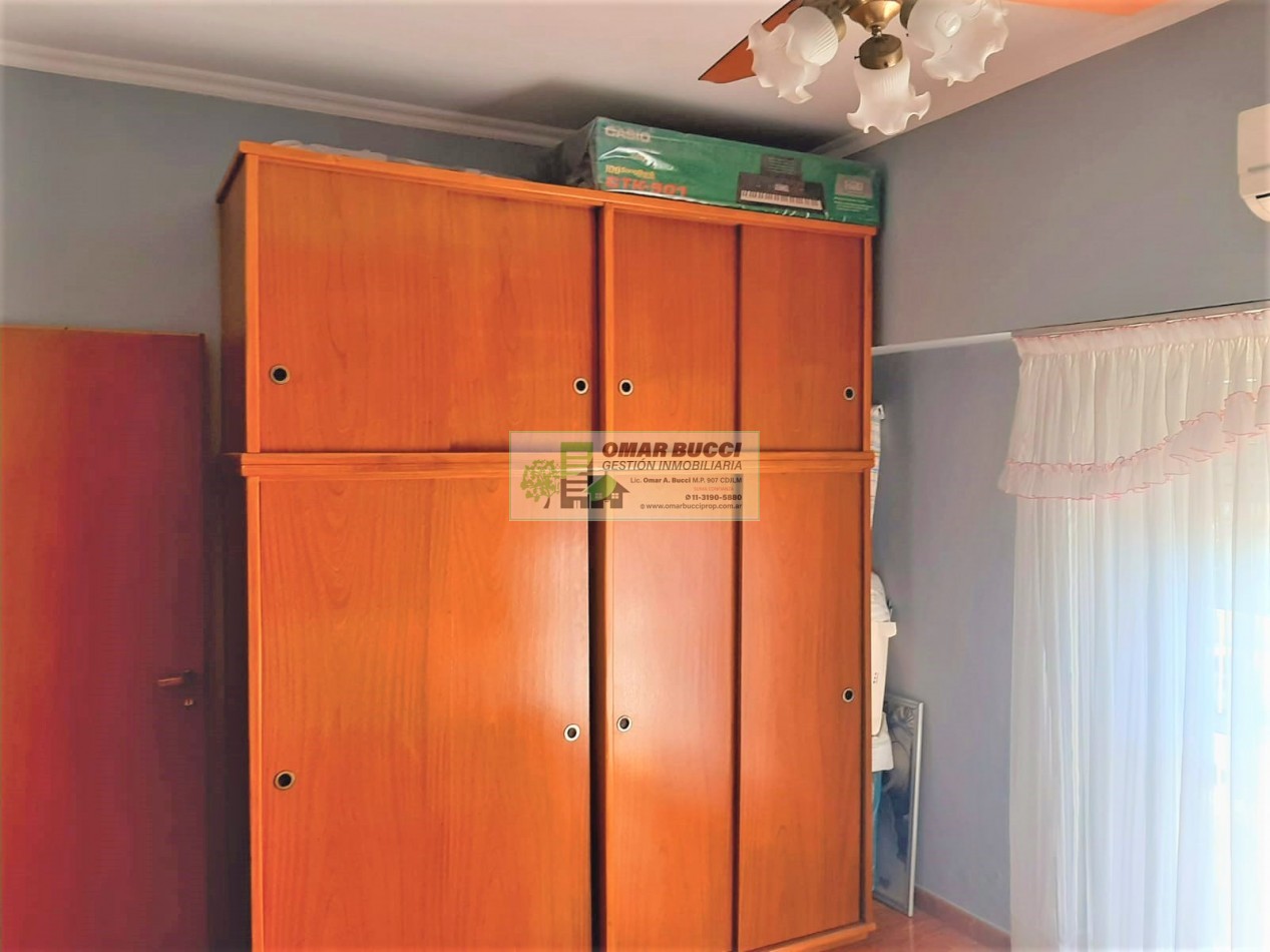 CASA de 4 AMBIENTES, MAS DOS LOCALES, MAS LOTE, EN VILLA LUZURIAGA