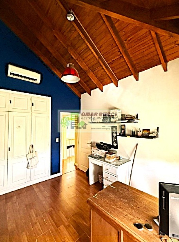 CASA 5 AMBIENTES CON COCHERA EN HAEDO, EXCELENTE ZONA!