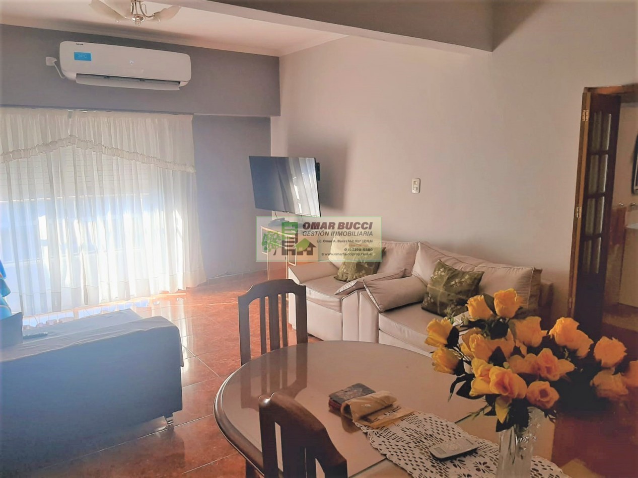 CASA de 4 AMBIENTES, MAS DOS LOCALES, MAS LOTE, EN VILLA LUZURIAGA