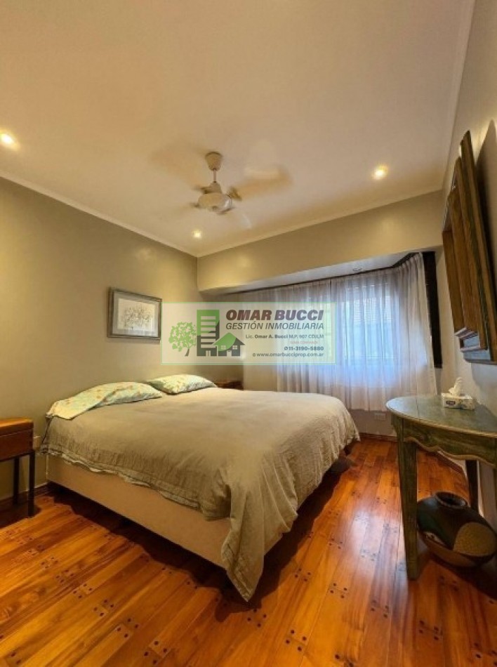 Casa de 7 ambientes con cochera para dos autos, patio, pileta y quincho P/50 personas.