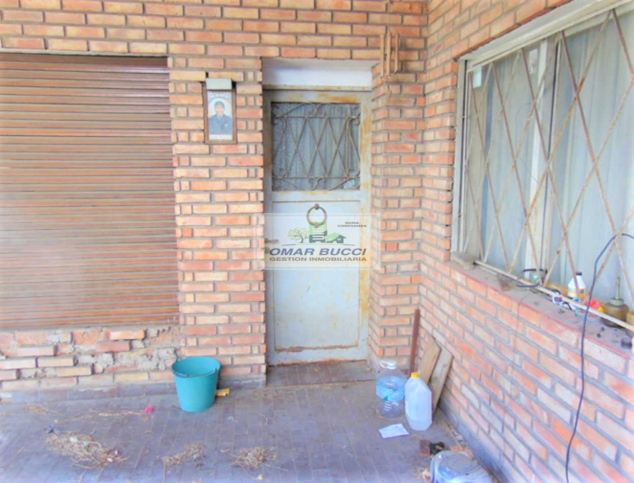 CASA EN PH 3 AMBIENTES AL FRENTE EN CASTELAR RETESADO!!!