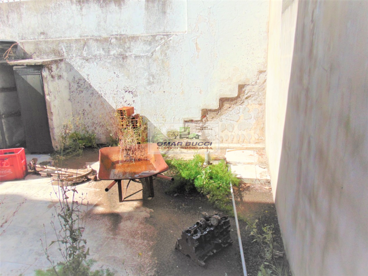 CASA EN PH 3 AMBIENTES AL FRENTE EN CASTELAR RETESADO!!!
