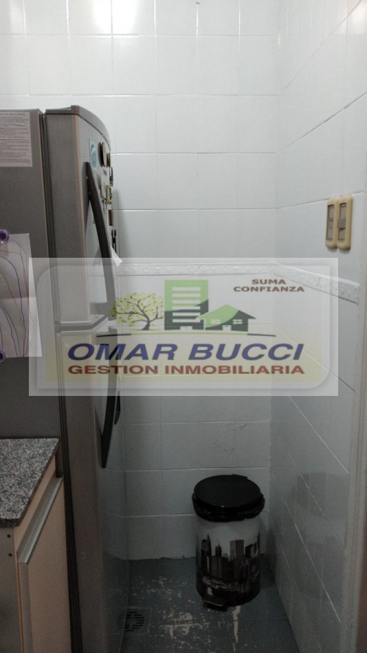 DEPARTAMENTO DE 2 AMBIENTES EN 1° PISO FRENTE A PLAZA SUSPENDIDA!