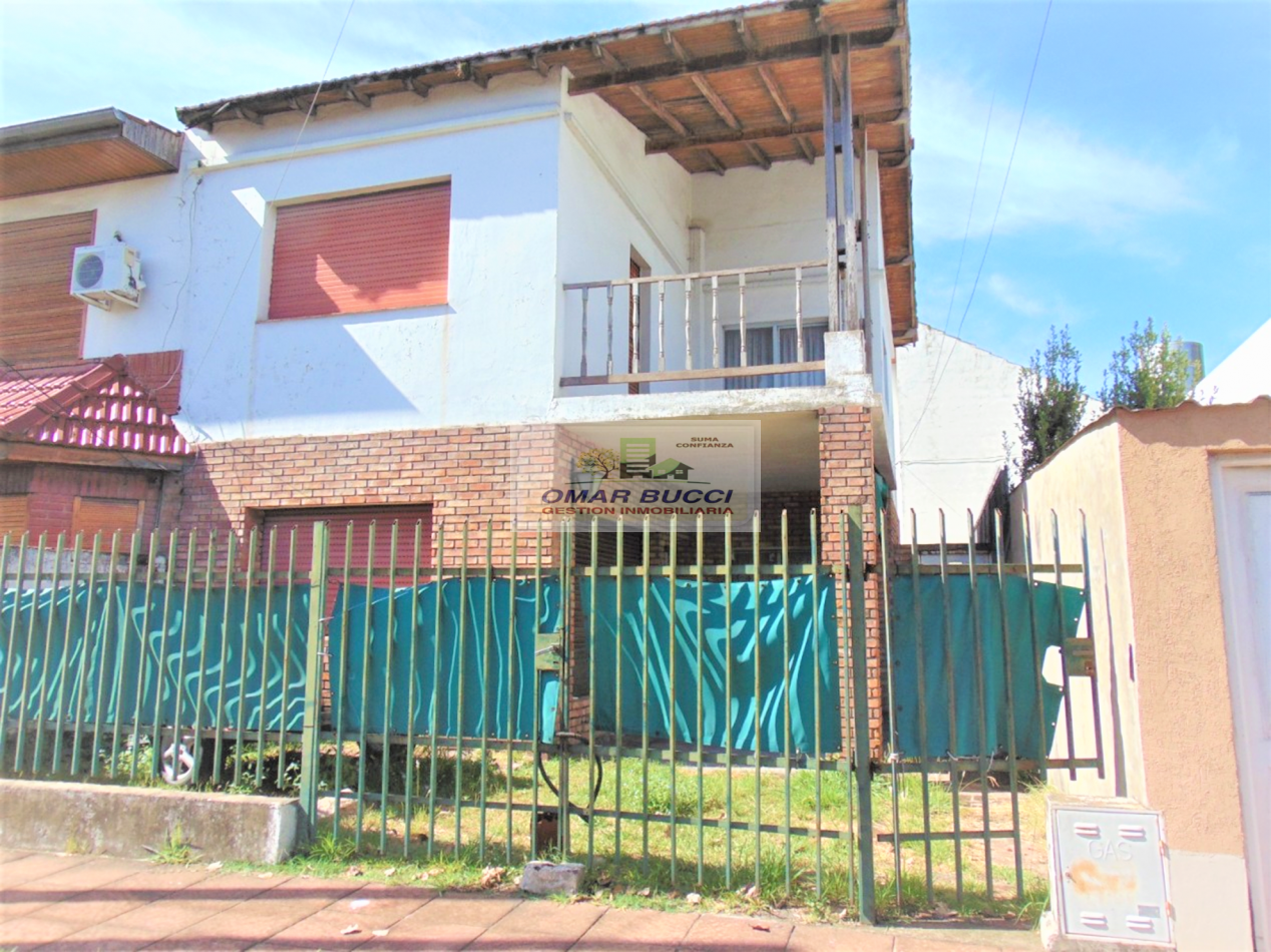 CASA EN PH 3 AMBIENTES AL FRENTE EN CASTELAR RETESADO!!!