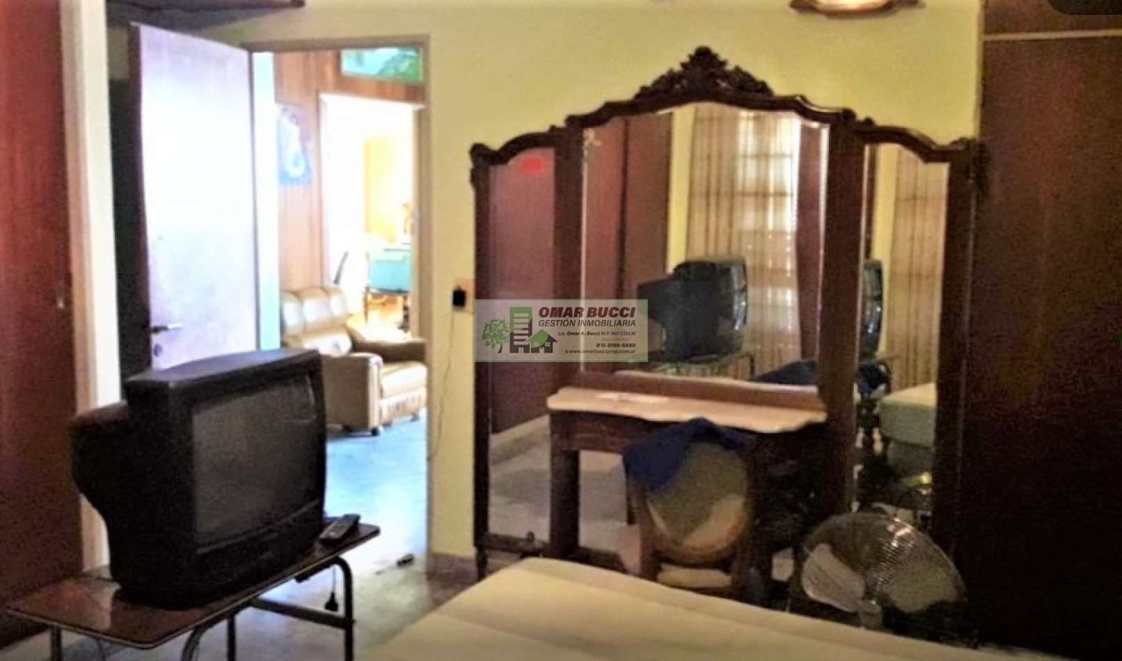 CASA CON LOCAL EN BILLINGHURST, RETRASADA