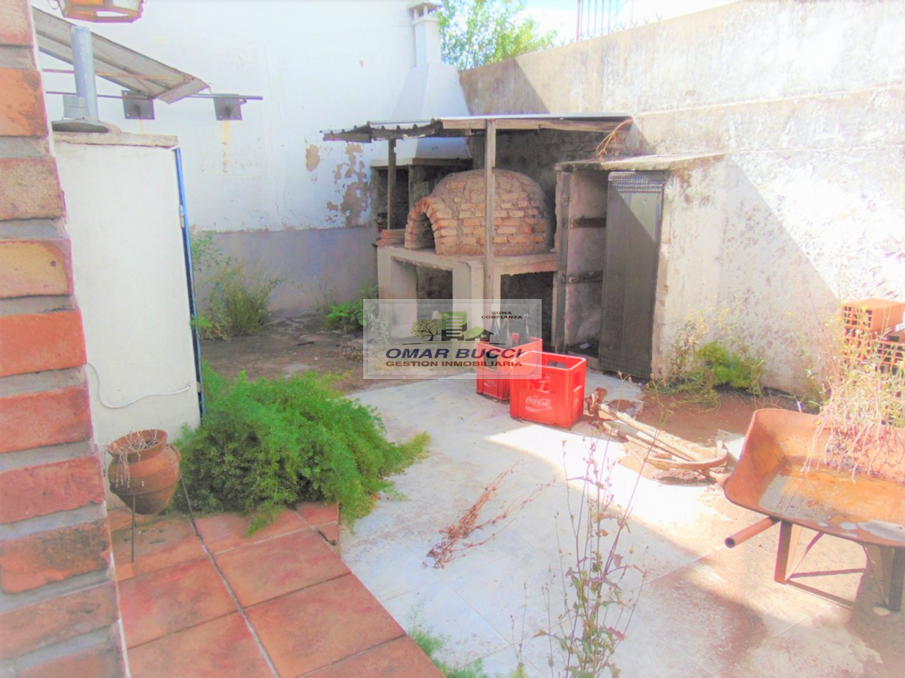 CASA EN PH 3 AMBIENTES AL FRENTE EN CASTELAR RETESADO!!!