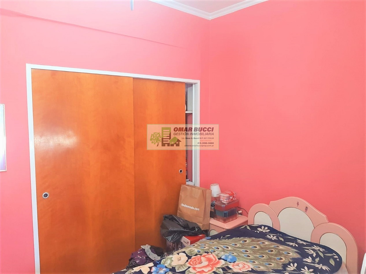 CASA de 4 AMBIENTES, MAS DOS LOCALES, MAS LOTE, EN VILLA LUZURIAGA