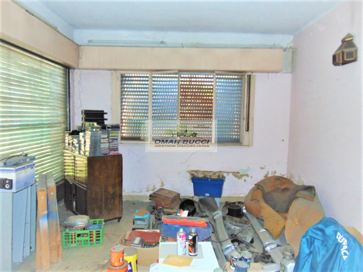 CASA EN PH 3 AMBIENTES AL FRENTE EN CASTELAR RETESADO!!!