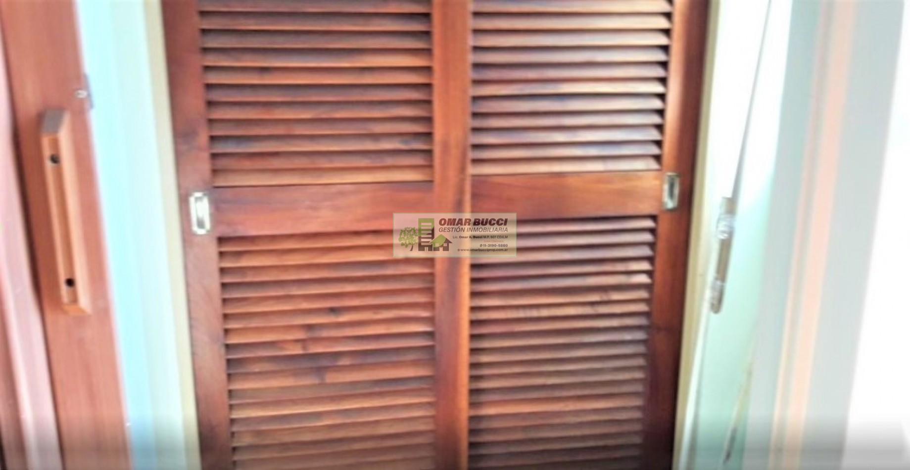 CASA CON LOCAL EN BILLINGHURST, RETRASADA