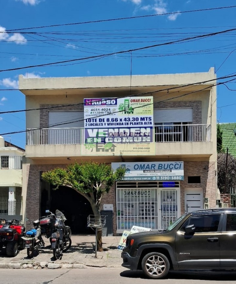 CASA de 4 AMBIENTES, MAS DOS LOCALES, MAS LOTE, EN VILLA LUZURIAGA