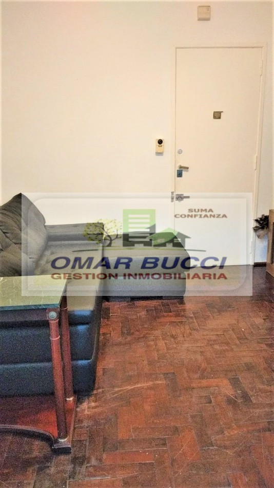 DEPARTAMENTO DE 2 AMBIENTES EN 1° PISO FRENTE A PLAZA SUSPENDIDA!
