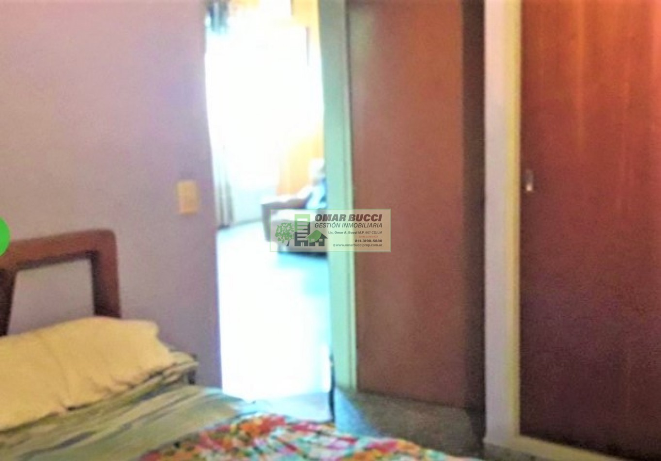 CASA CON LOCAL EN BILLINGHURST, RETRASADA