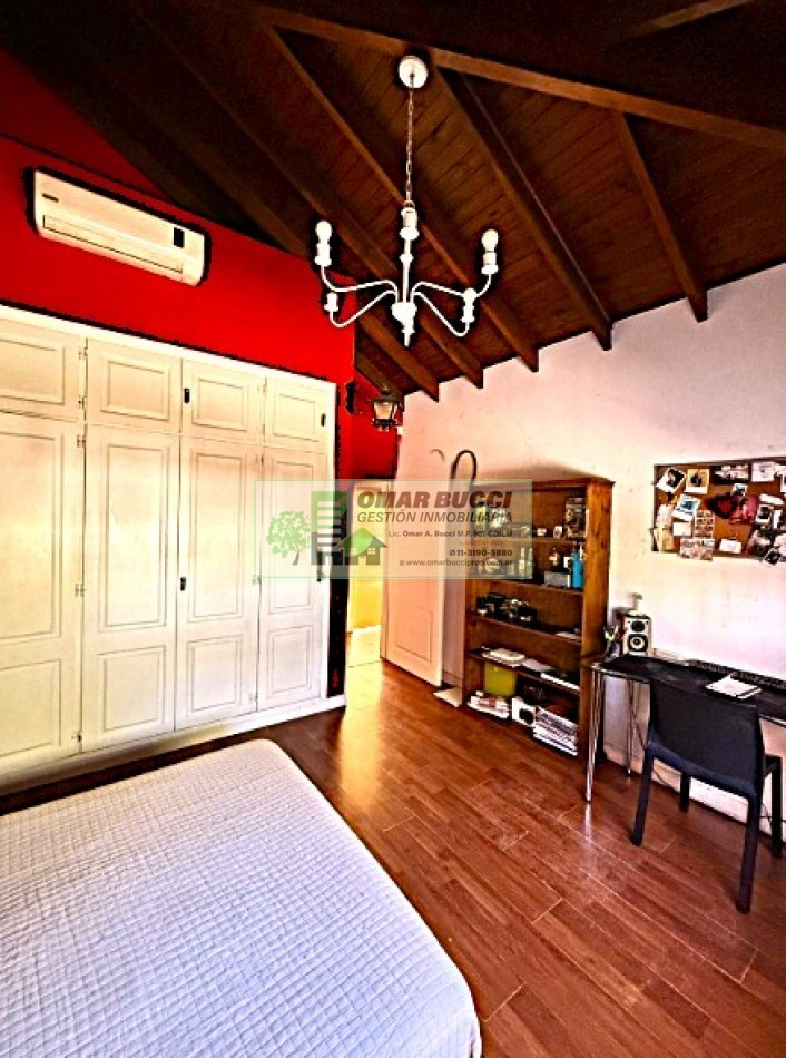 CASA 5 AMBIENTES CON COCHERA EN HAEDO, EXCELENTE ZONA!